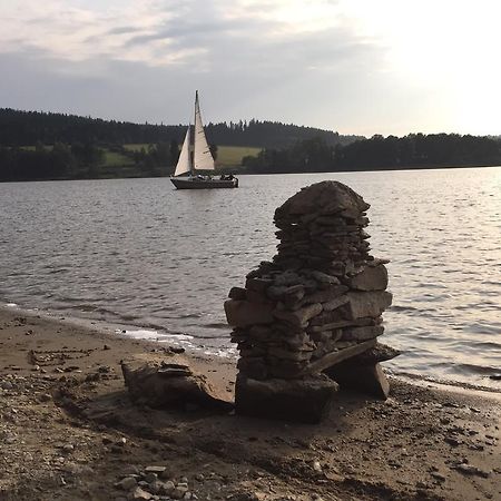 Apartmány U Jezera Na Náměstí Frymburk Exteriér fotografie